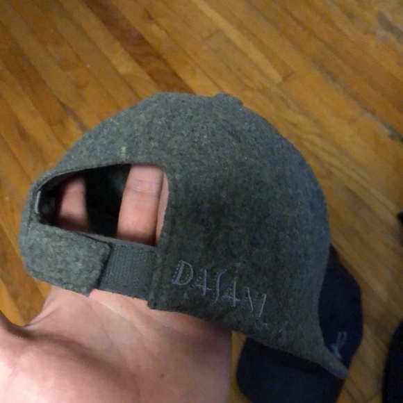 Faux wool cap, youth hockey league - Picture 2 of 3